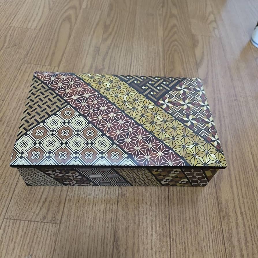 寄木細工　鏡付き小物入れ Amazon.co.jp: 箱根 寄木細工 小箱 鏡つき 小物入れ 伝統工芸